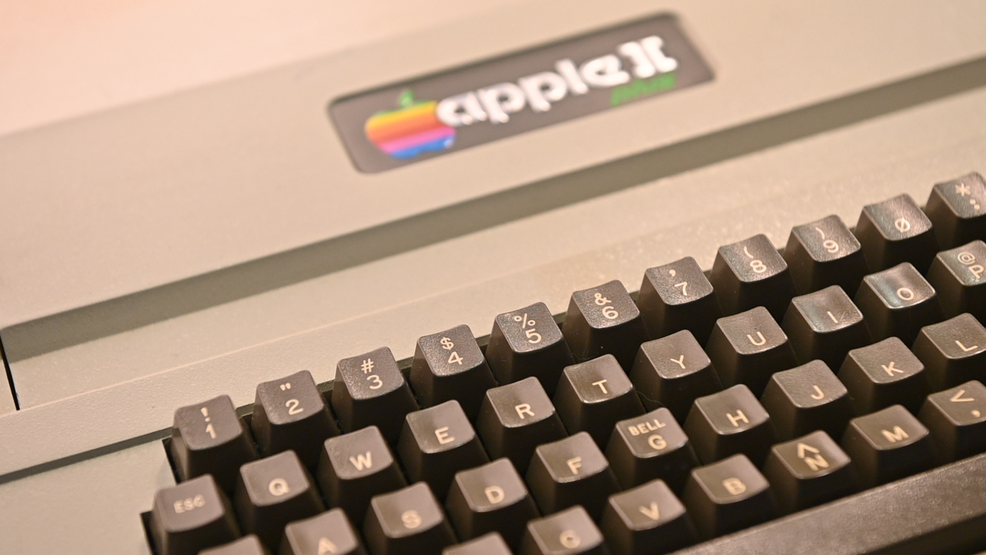 VLog EP02 – 修复40年前的Apple II Plus